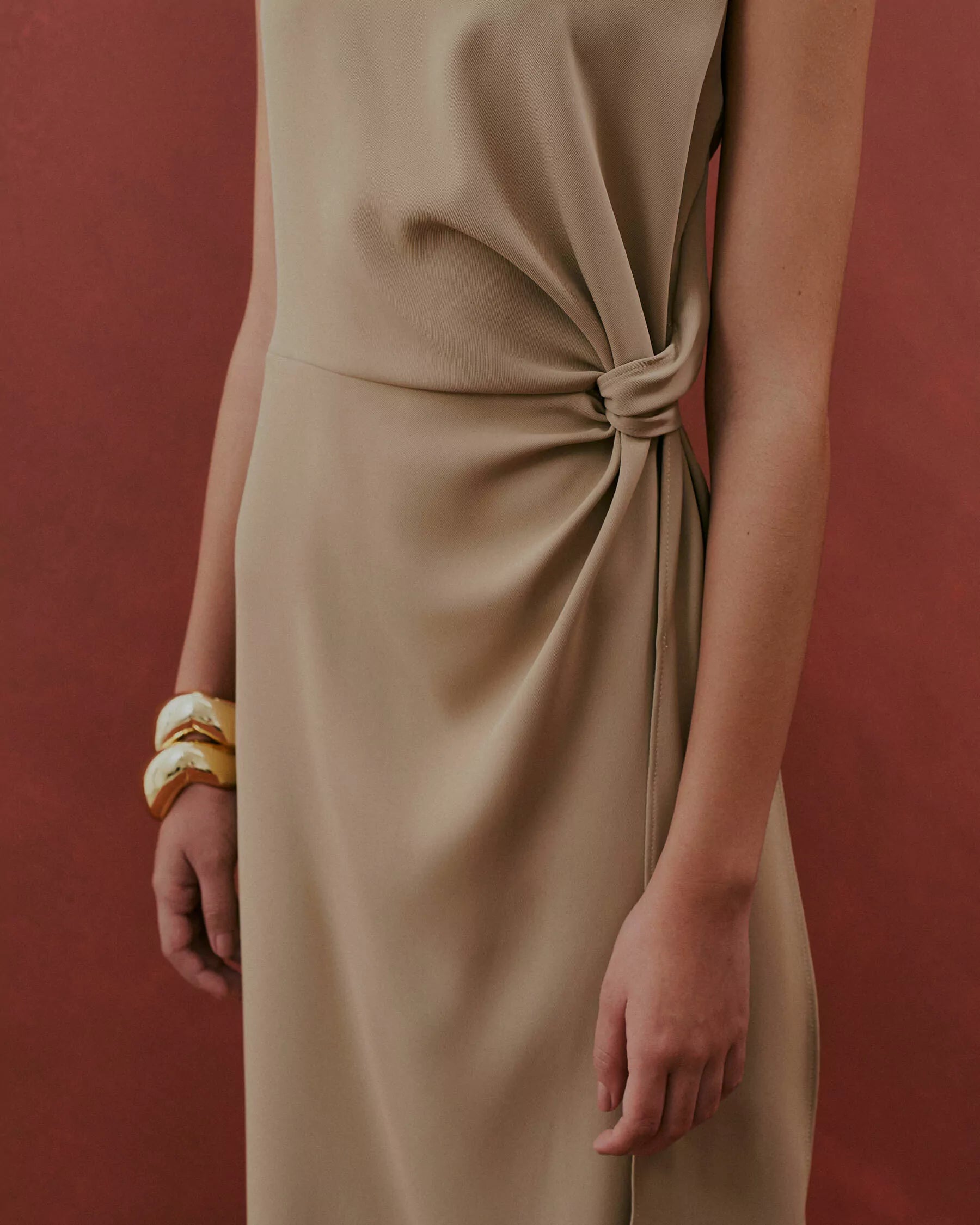 VESTIDO LISO MIDI